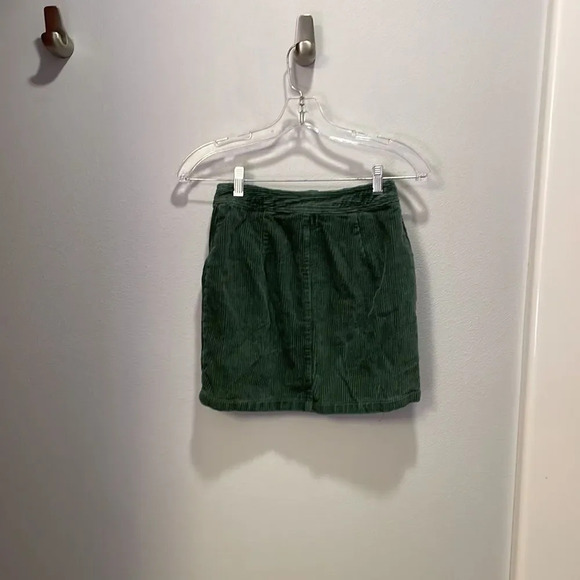 Lulus woman’s corduroy mini green skirt - Picture 7 of 12